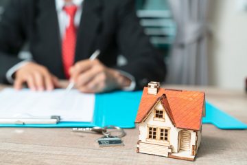 firma de una hipoteca para comprar una vivienda